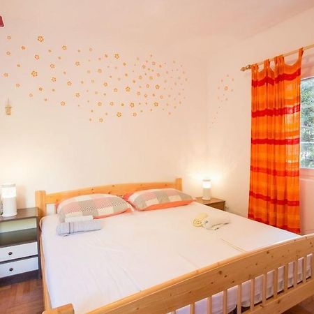 Robinson Erina Apartment Zarace Bagian luar foto